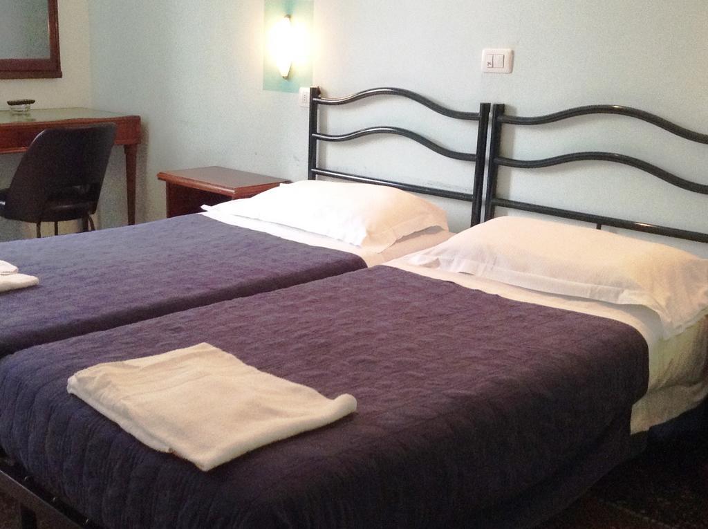 Hotel Bernheof 제노바 객실 사진